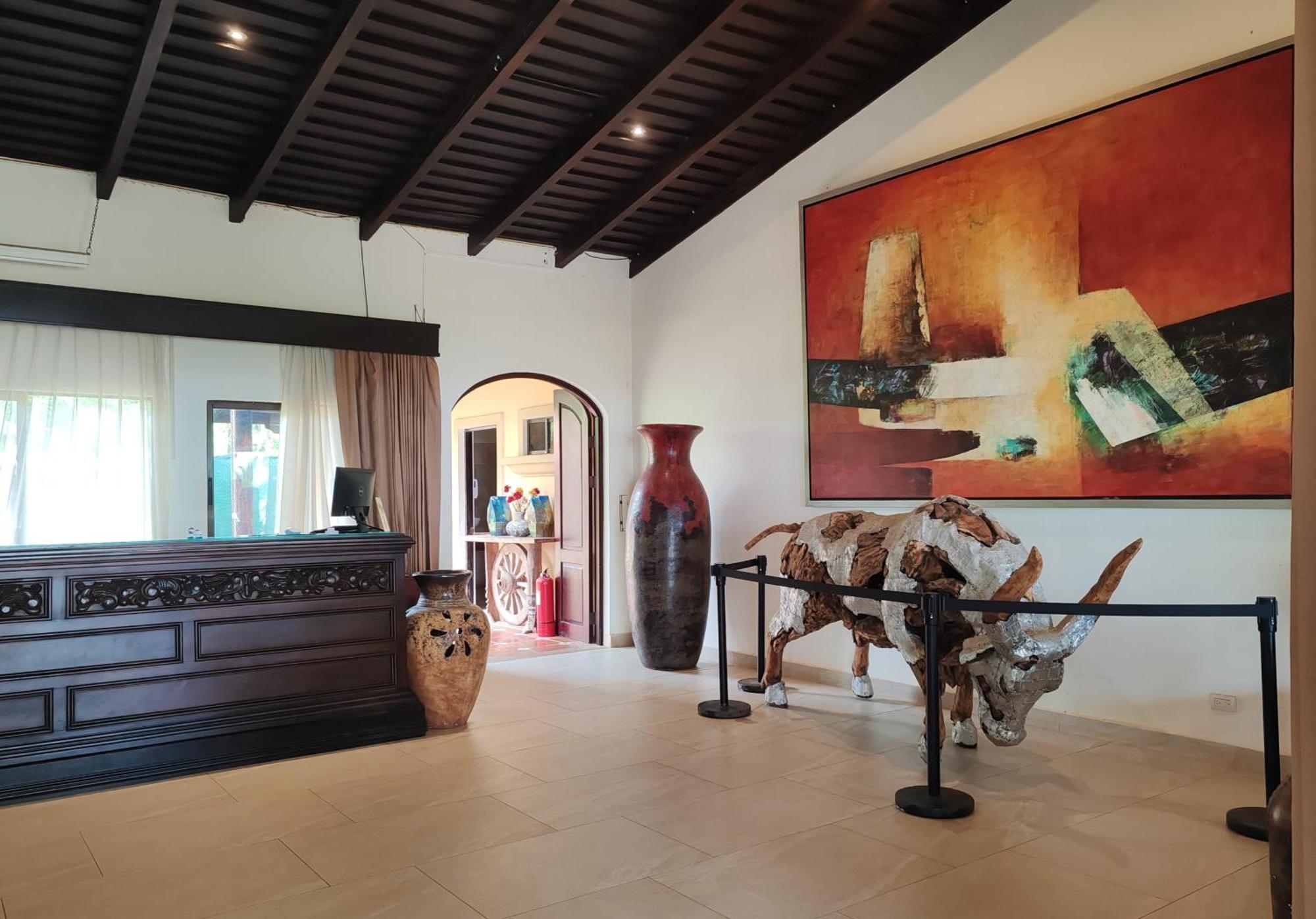 Marenaz Oceanfront Resort エステリリョス・エステ エクステリア 写真