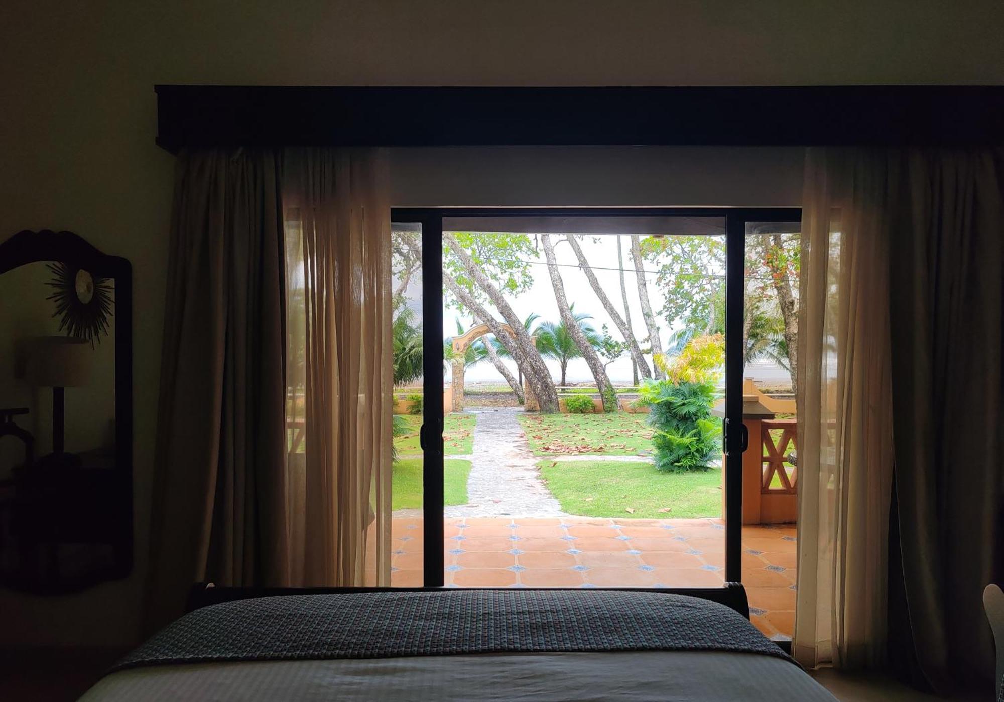 Marenaz Oceanfront Resort エステリリョス・エステ エクステリア 写真