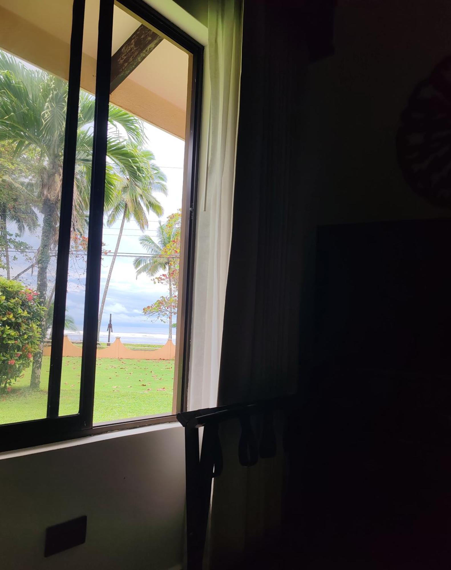 Marenaz Oceanfront Resort エステリリョス・エステ エクステリア 写真