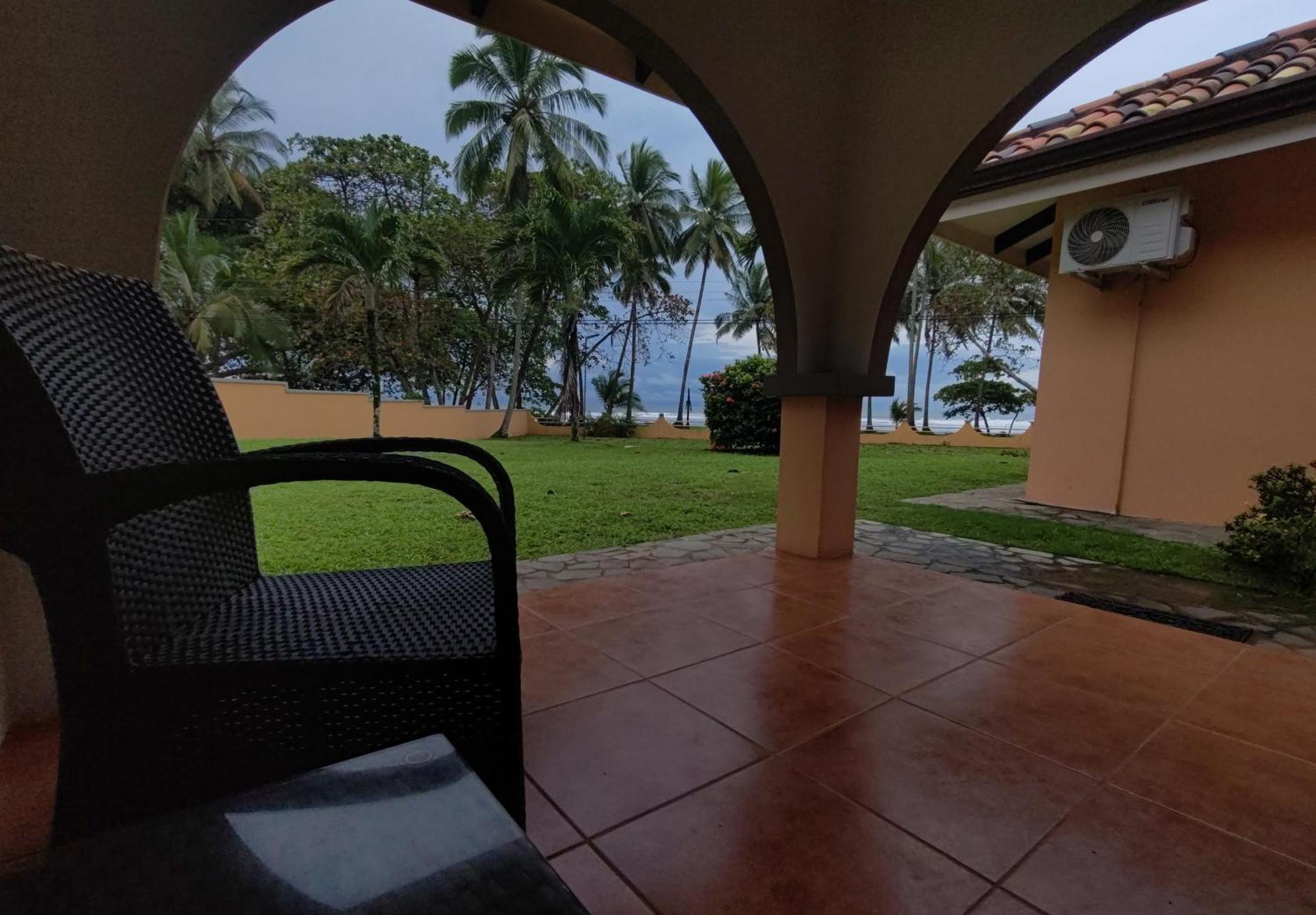 Marenaz Oceanfront Resort エステリリョス・エステ エクステリア 写真